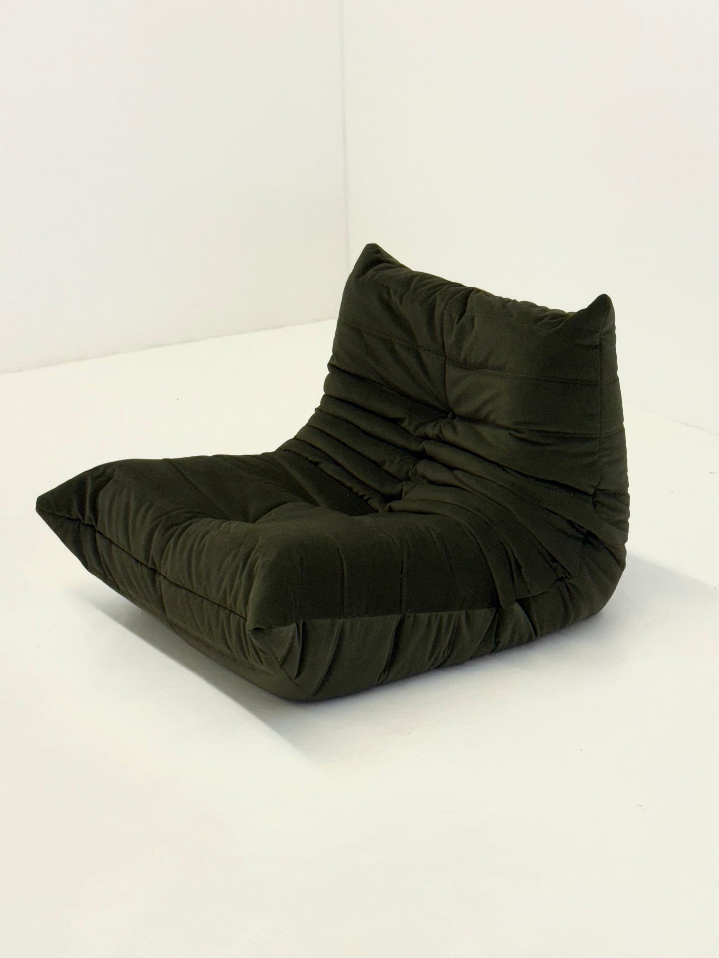 Ligne Roset Togo 1-zits in donkergroen velvet
