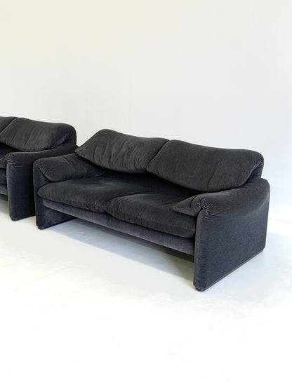 Cassina Maralunga 2-zits zwart grijs door Vico Magistretti
