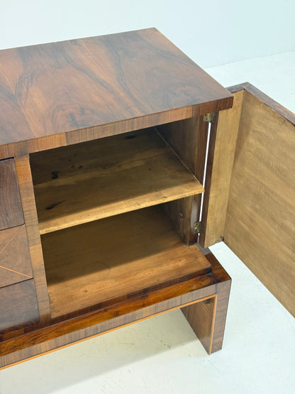 Italiaanse walnoot Art Deco / Art Nouveau dressoir