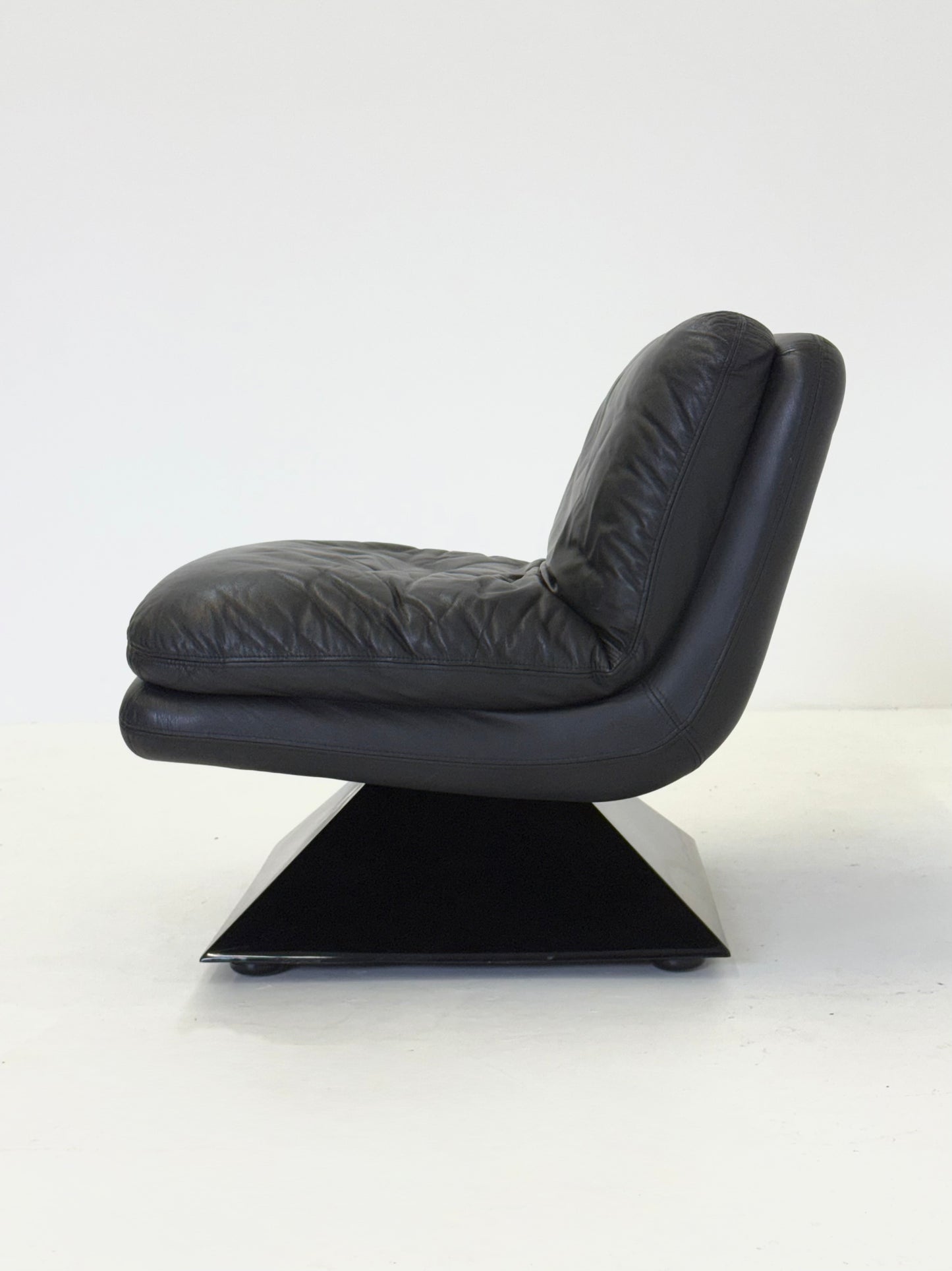 Set van vier Hans von Klier fauteuils met salontafel voor Giuseppe Rossi di Albizzate