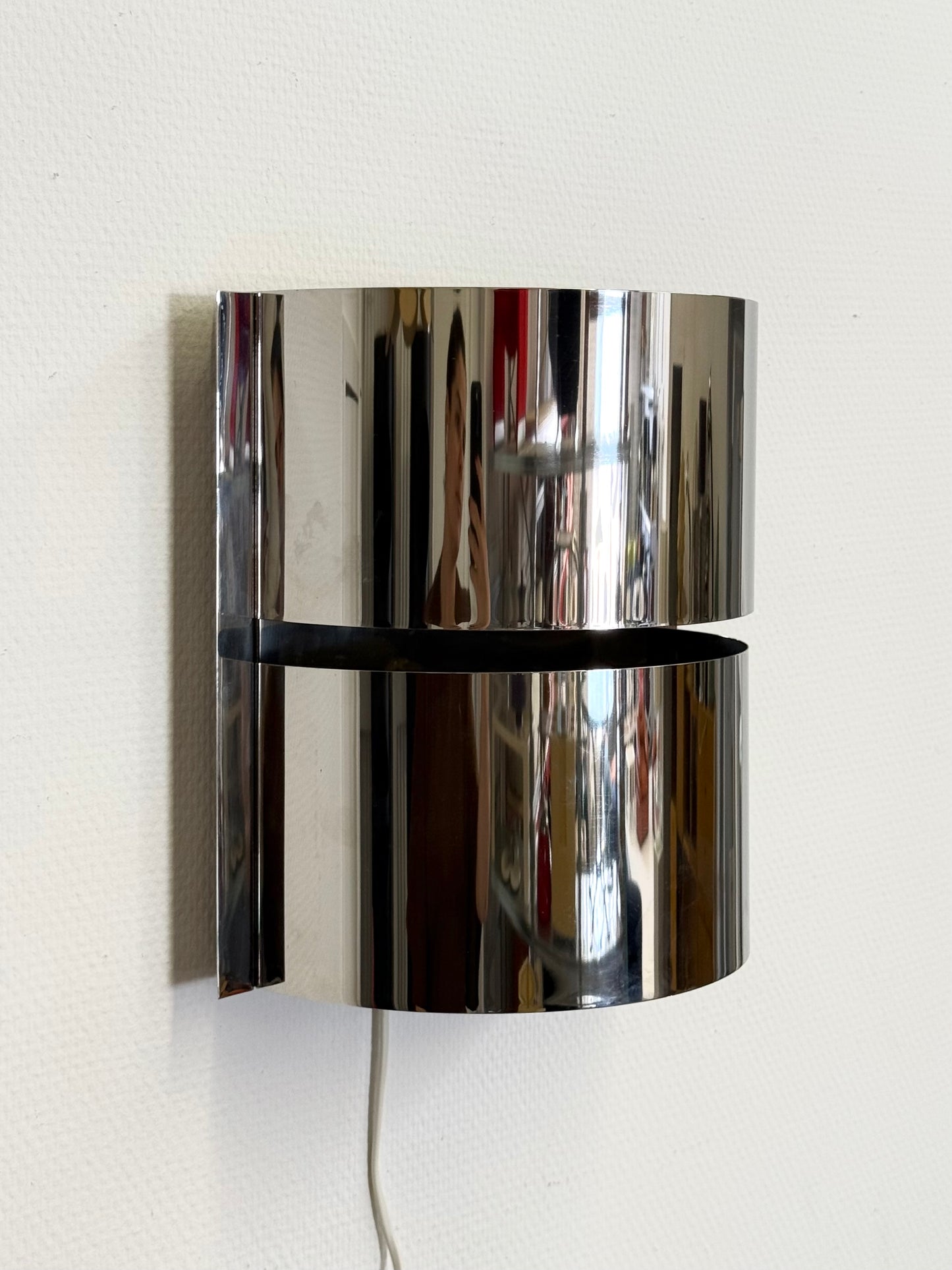 Chromen space age wandlamp van Minilumi Design