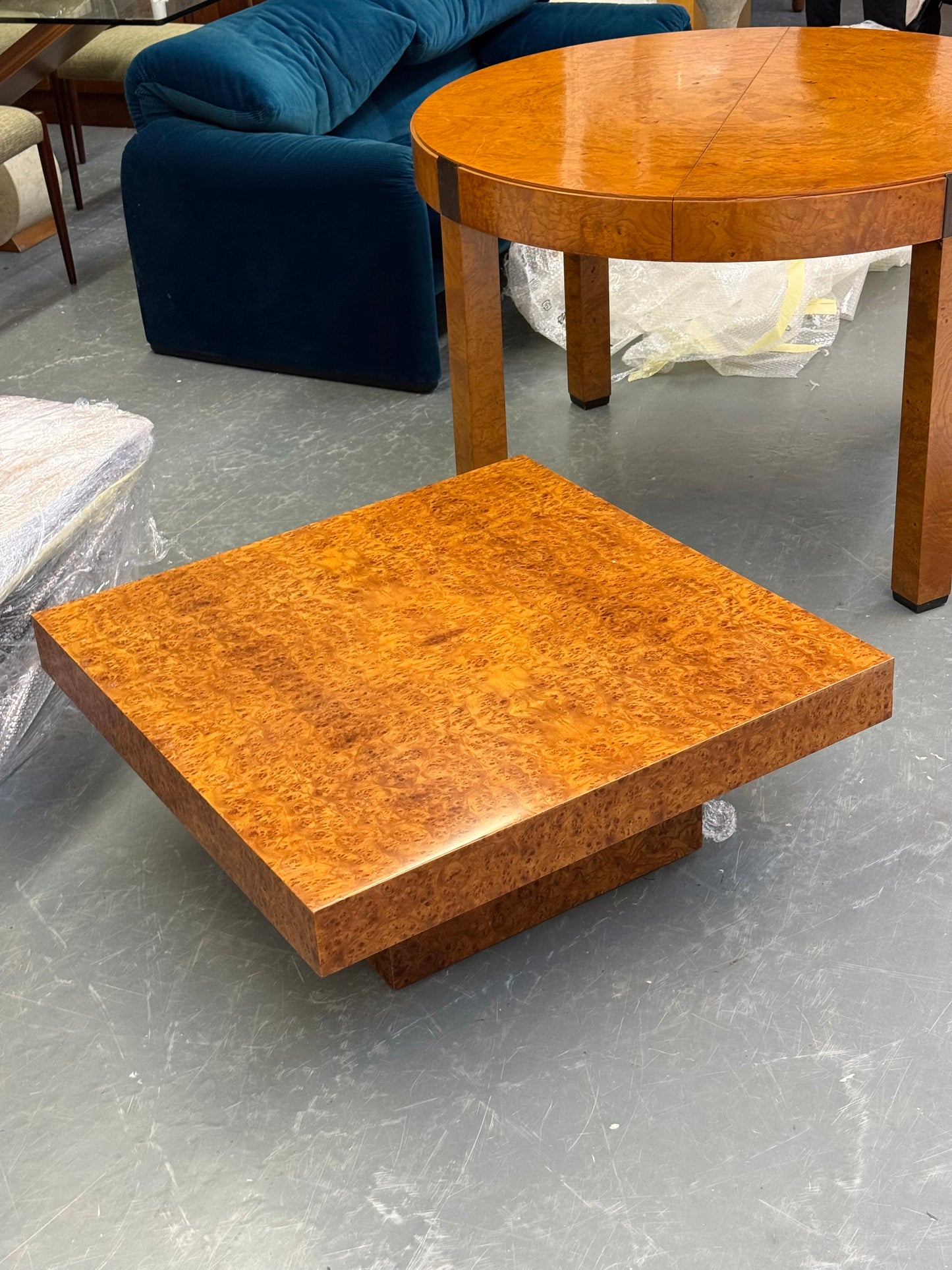 Vierkante salontafel van Fratelli Turri met wortelhout