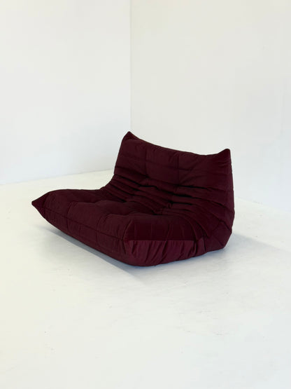 Ligne Roset Togo 2-zits in bordeaux rood velvet