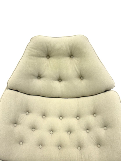 Artifort F588 loungestoel met hocker  door Geoffrey Harcourt