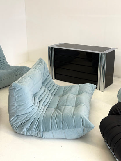 Ligne Roset Togo 2-zits in lichtblauw