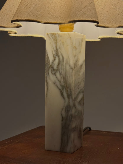 Vintage marmeren tafellamp met linnen kap