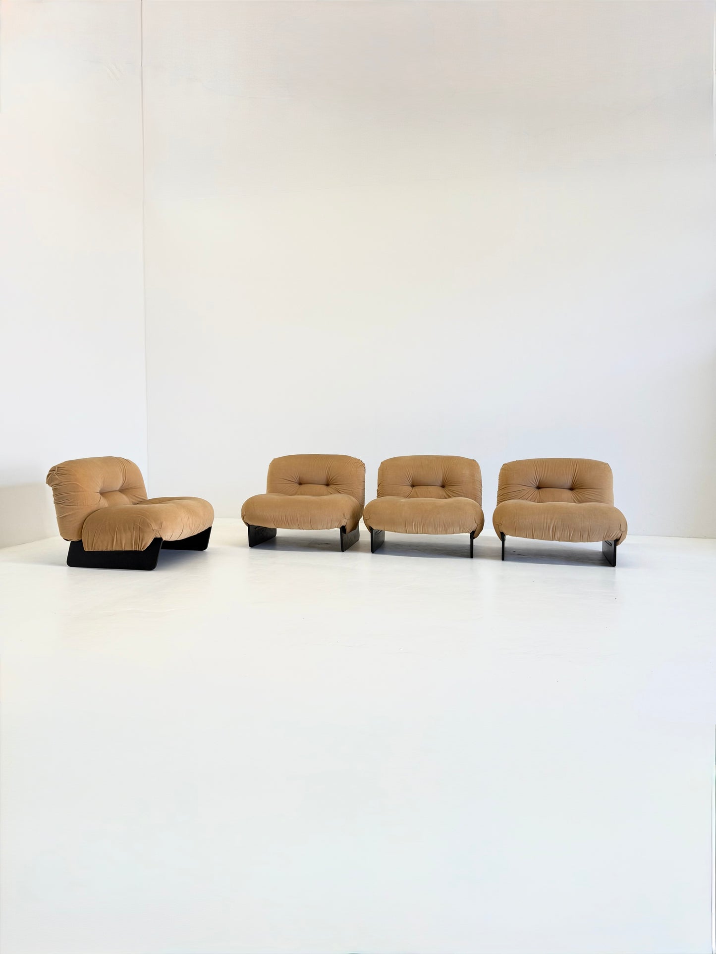 Vier modulaire fauteuils door Giuseppe Munari voor Poltrona Munari