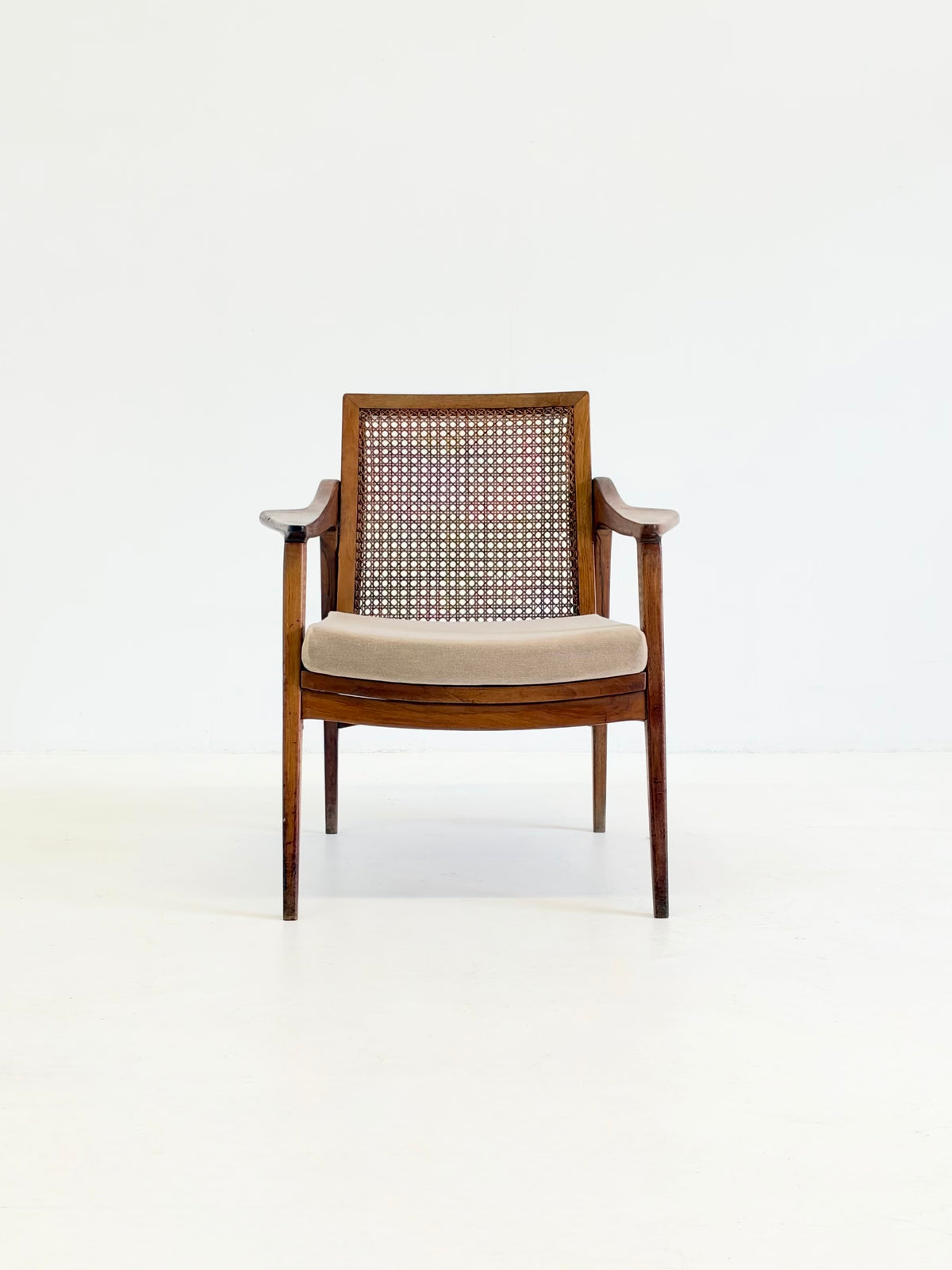Mid Century Fauteuils van Notenhout en Rotan met Mohair
