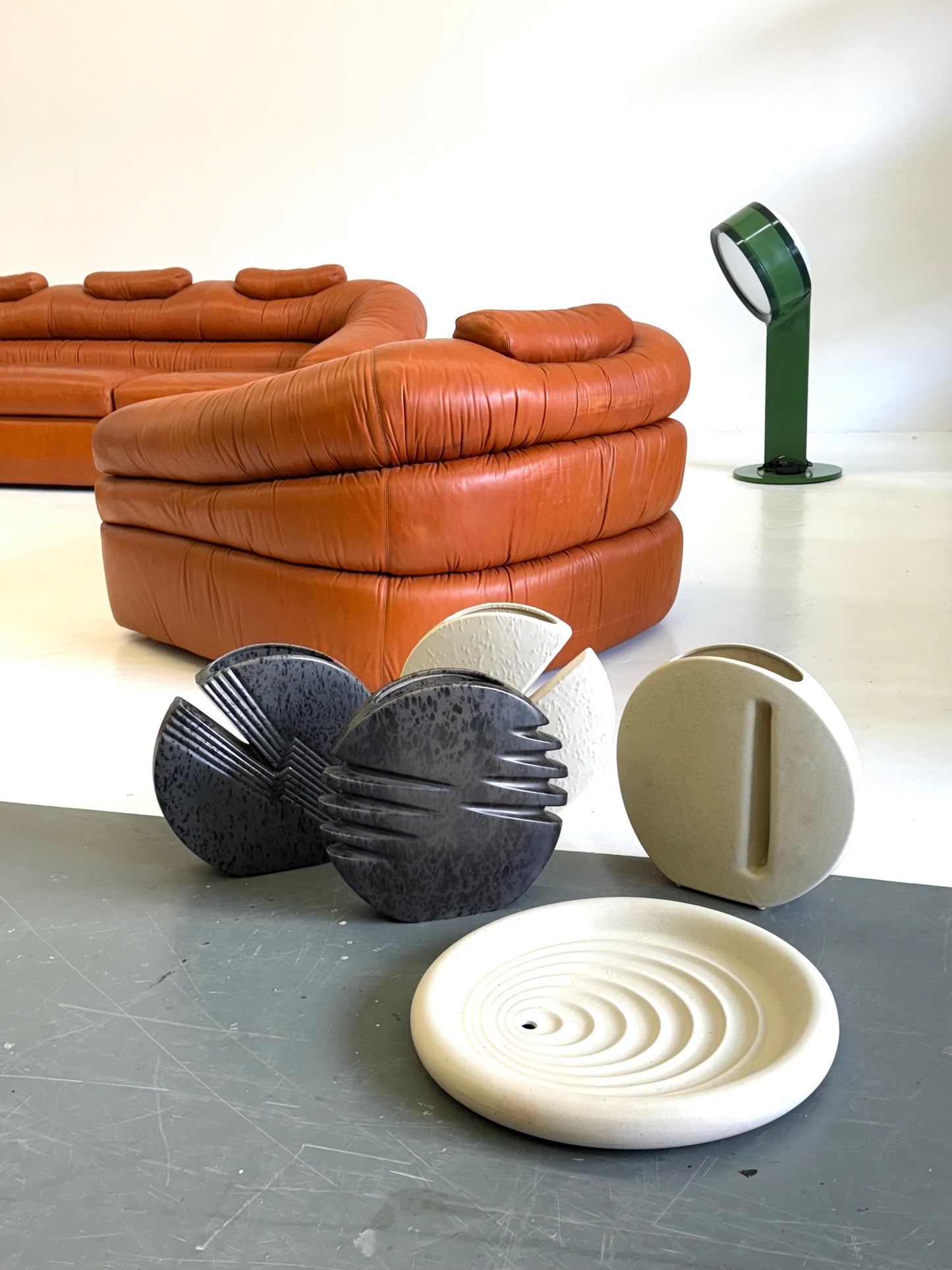 keramieke vaas van Nereo Boaretto in donkergrijs