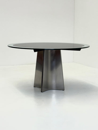 UFO eettafel van Luigi Saccardo voor Arrmet