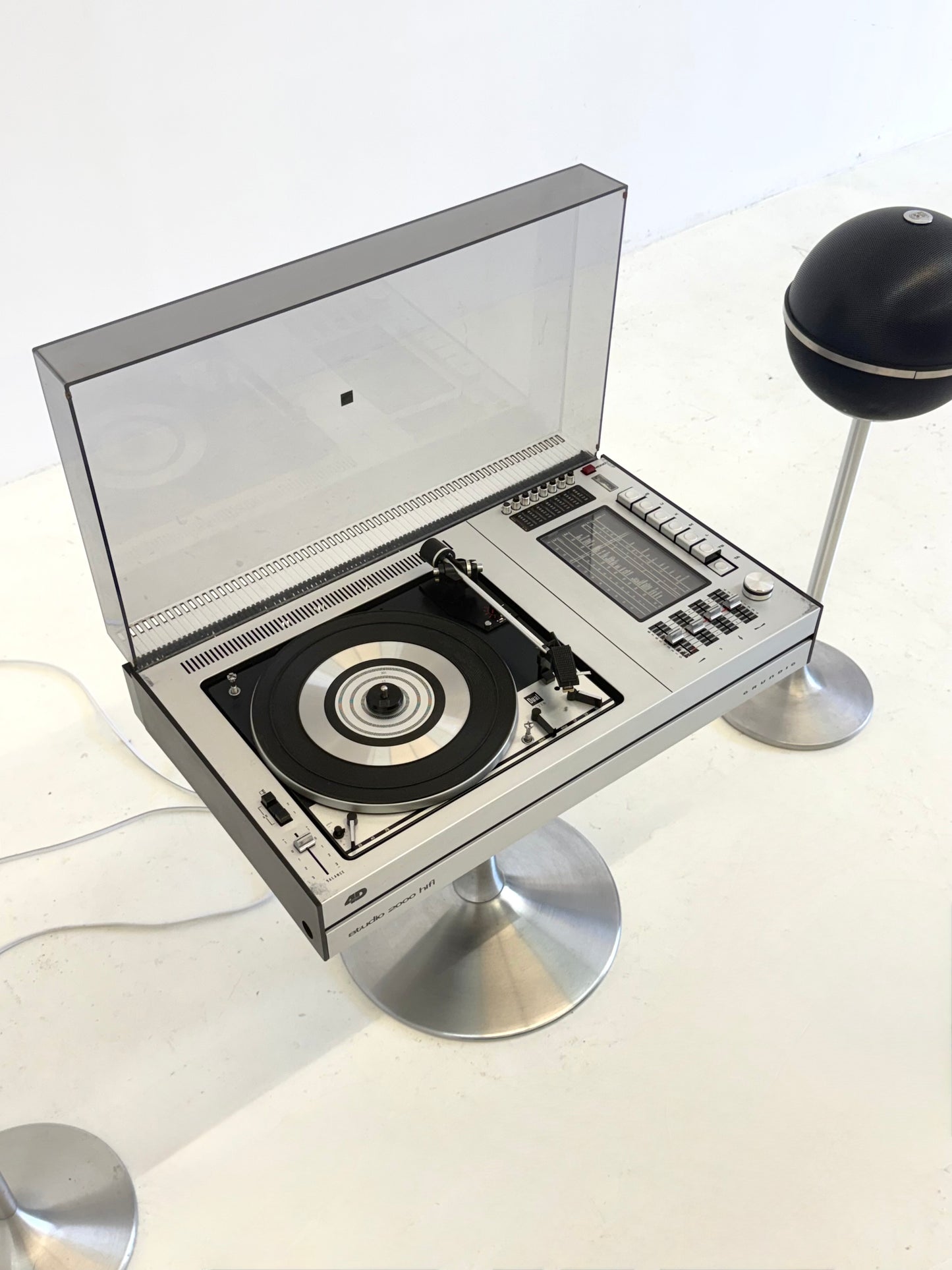 Grundig Studio 2000 Stereo Hi-Fi met Audiorama speakers 1