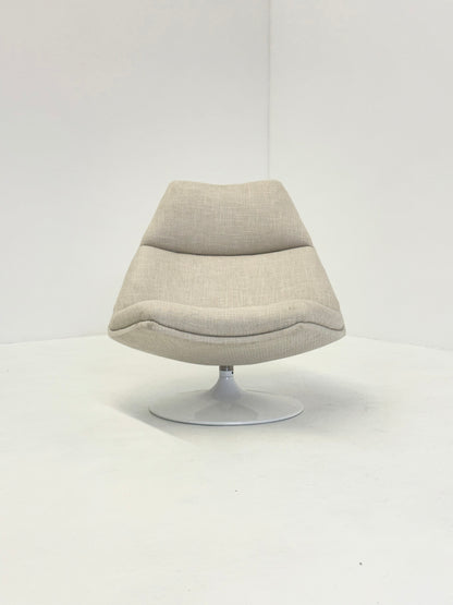 Artifort F511 fauteuil in crème