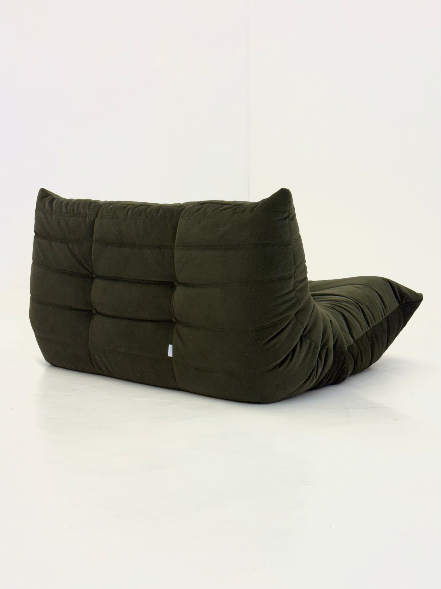 Ligne Roset Togo 2-zits element in donkergroen velvet