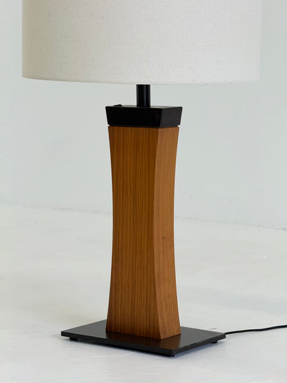 Italiaanse Mid Century tafellamp van teakhout