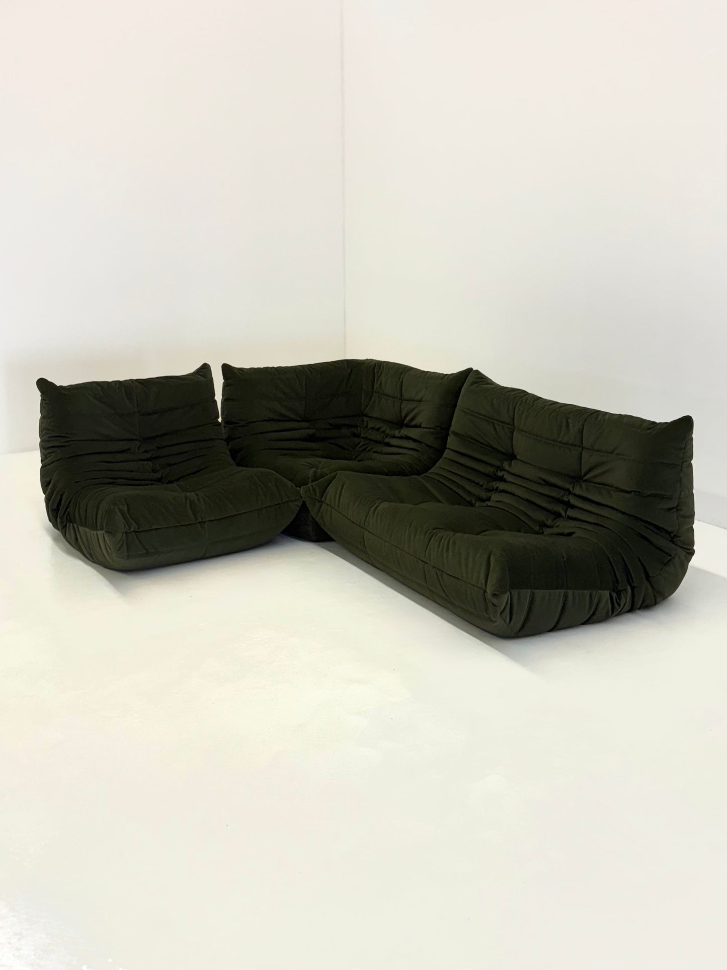 Ligne Roset Togo 2-zits element in donkergroen velvet