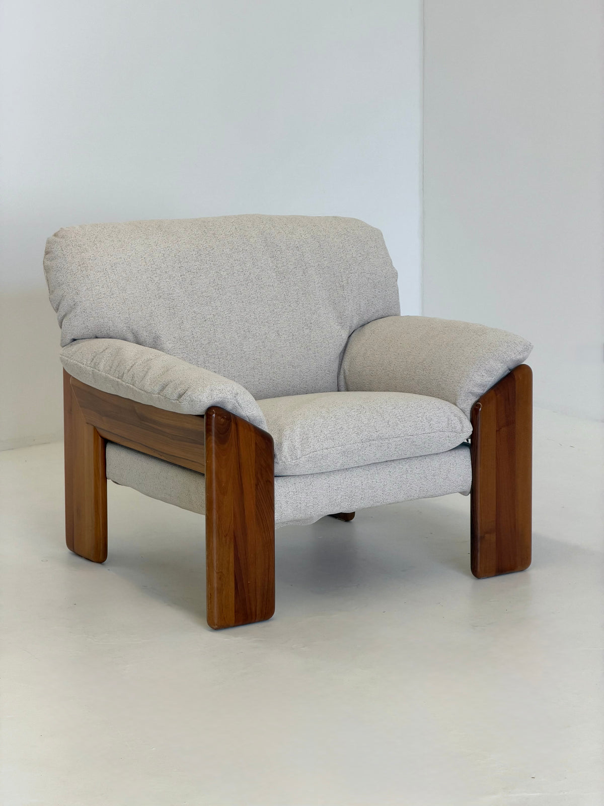 Sapporo Fauteuil van Mario Marenco voor Mobil Girgi in Crème