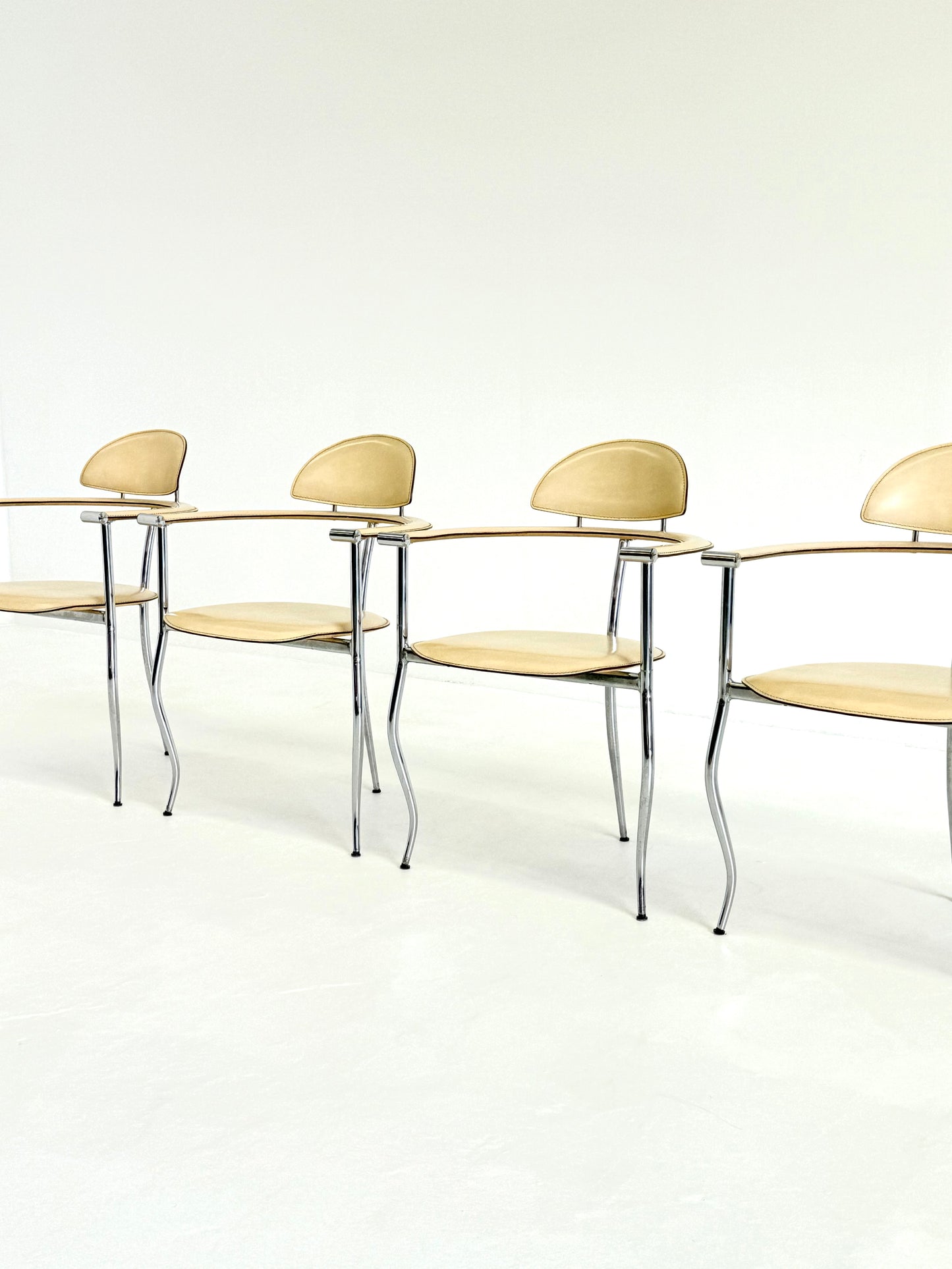 Set gele Marilyn Stiletto eetkamerstoelen Arrben Italy