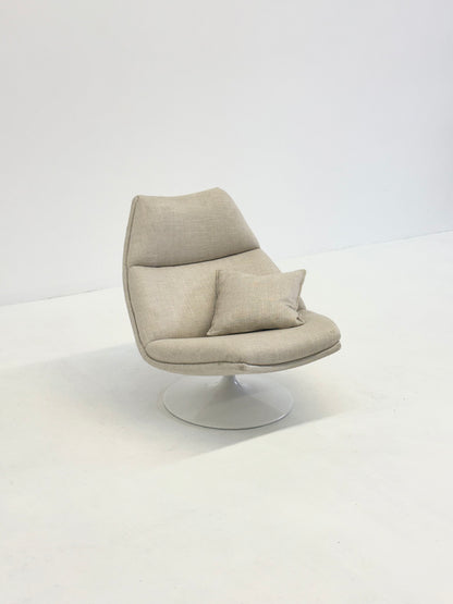 Artifort F511 fauteuil in crème