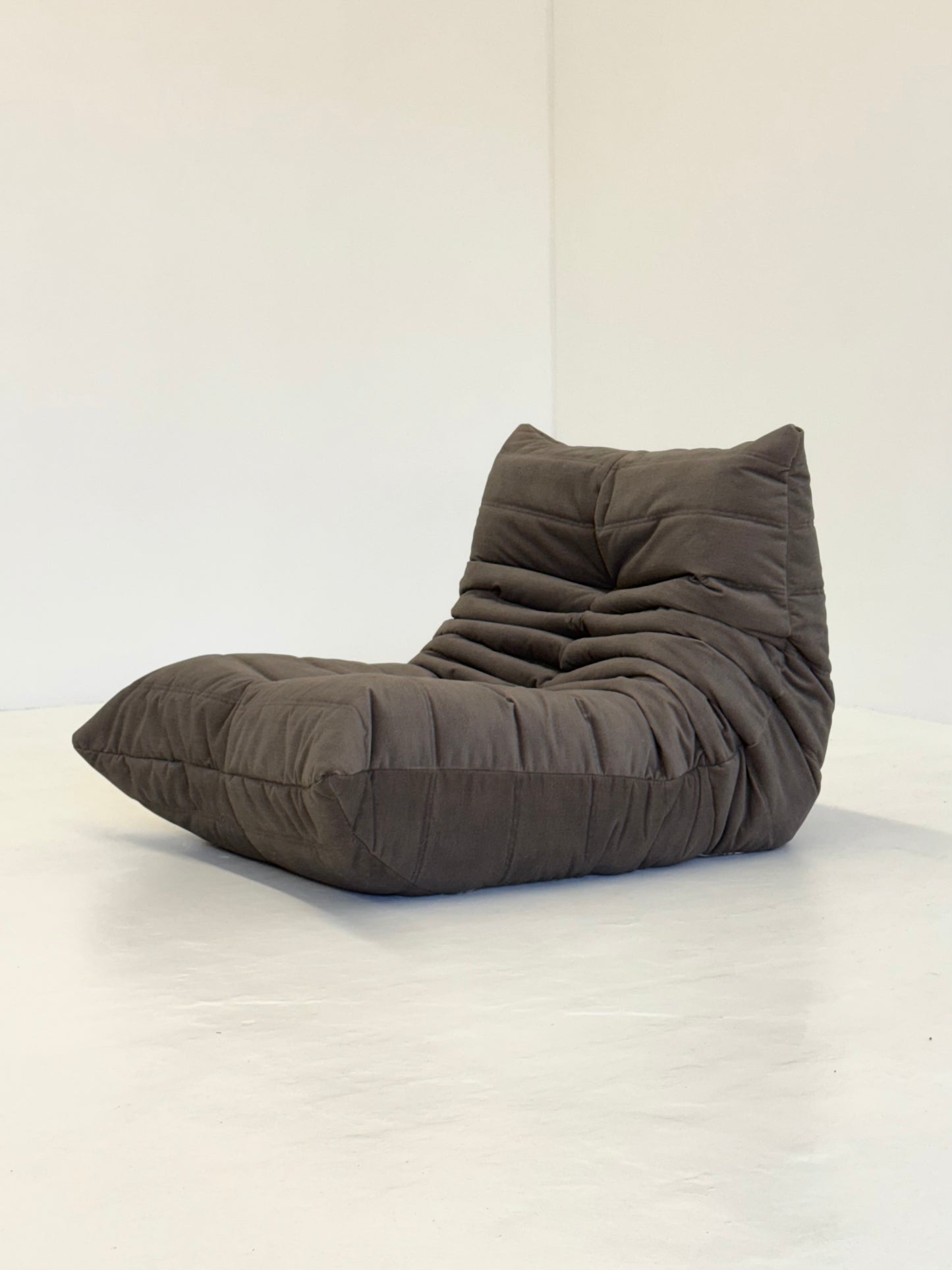 Ligne Roset Togo 1-zits in taupe velvet