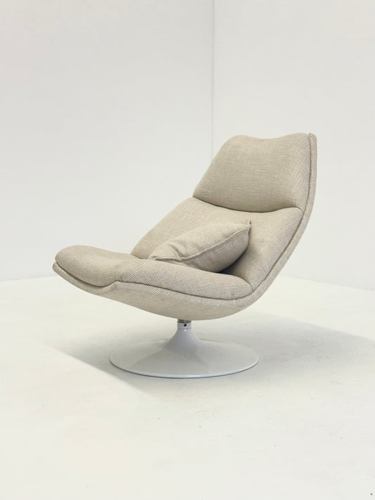 Artifort F511 fauteuil in crème