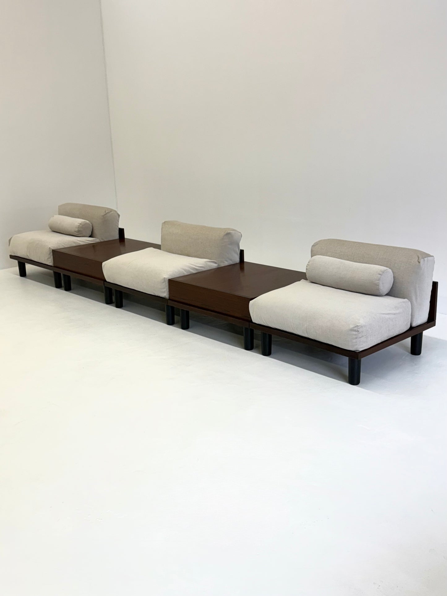 Modulaire Italiaanse bank met salontafel set in Japandi Stijl