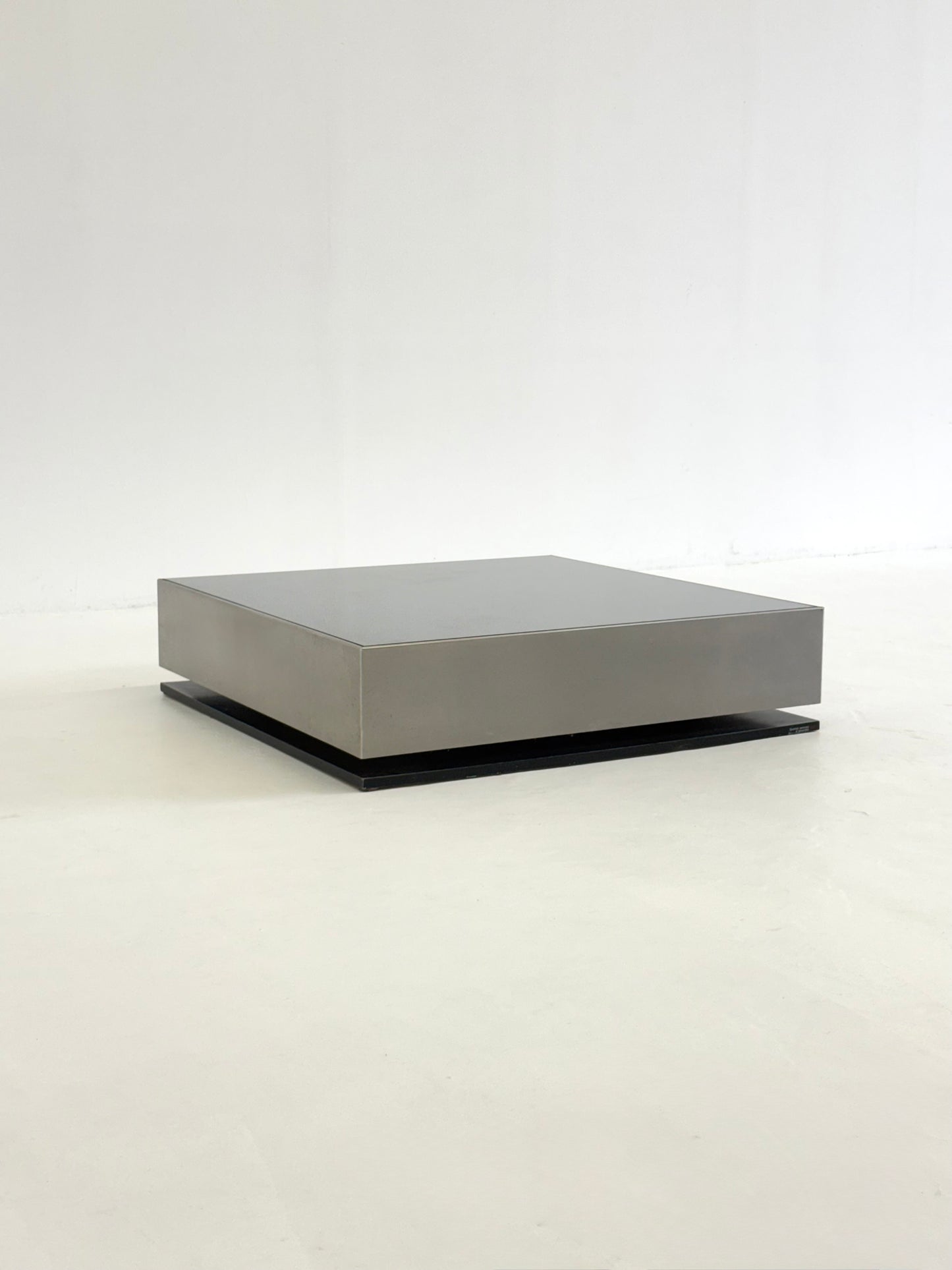 Giovanni Ausenda salontafel NY FORM spiegelglas
