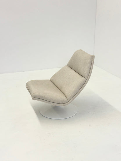 Artifort F511 fauteuil in crème