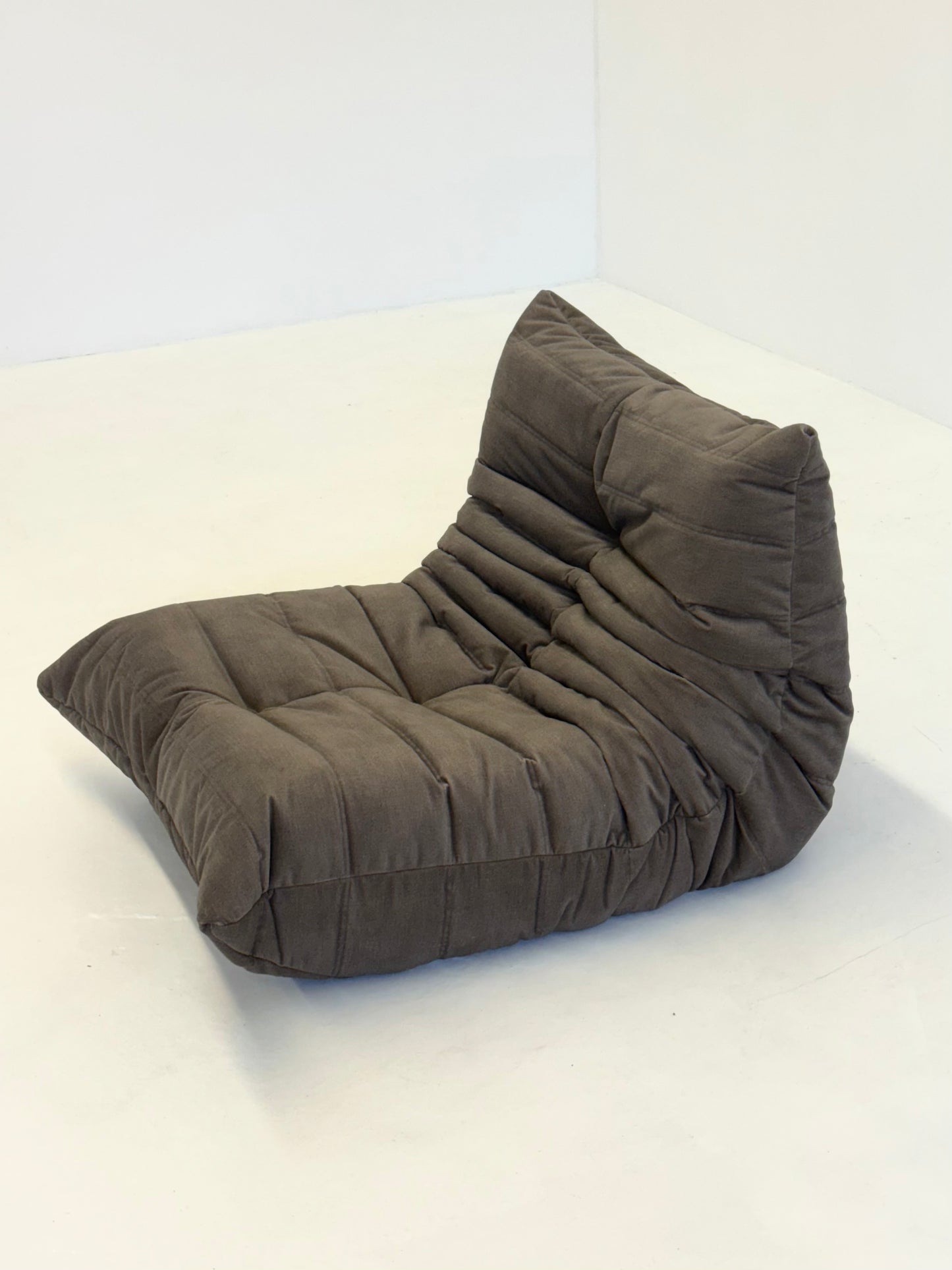 Ligne Roset Togo 1-zits in taupe velvet
