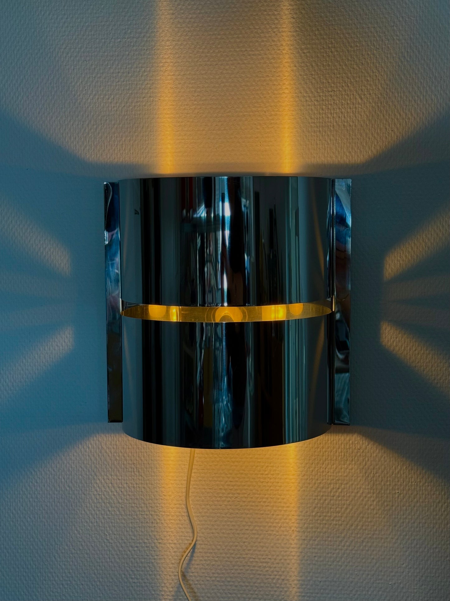 Chromen space age wandlamp van Minilumi Design