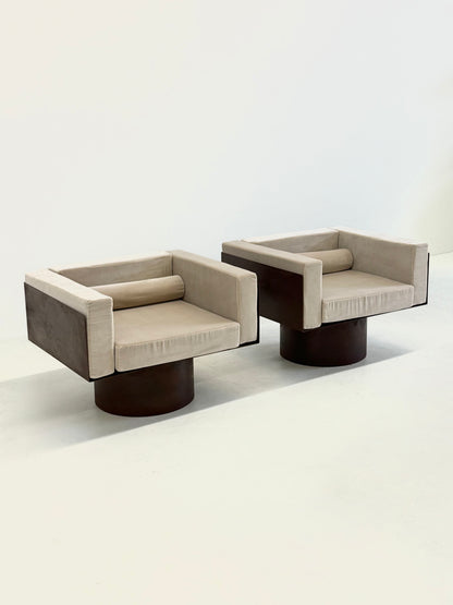 Set van 2 sculpturale Italiaanse metalen lounge stoelen