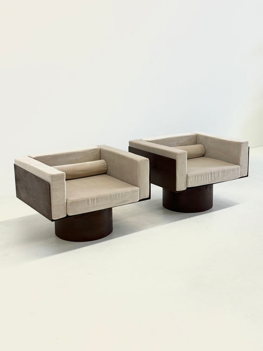 Set van 2 sculpturale Italiaanse metalen lounge stoelen