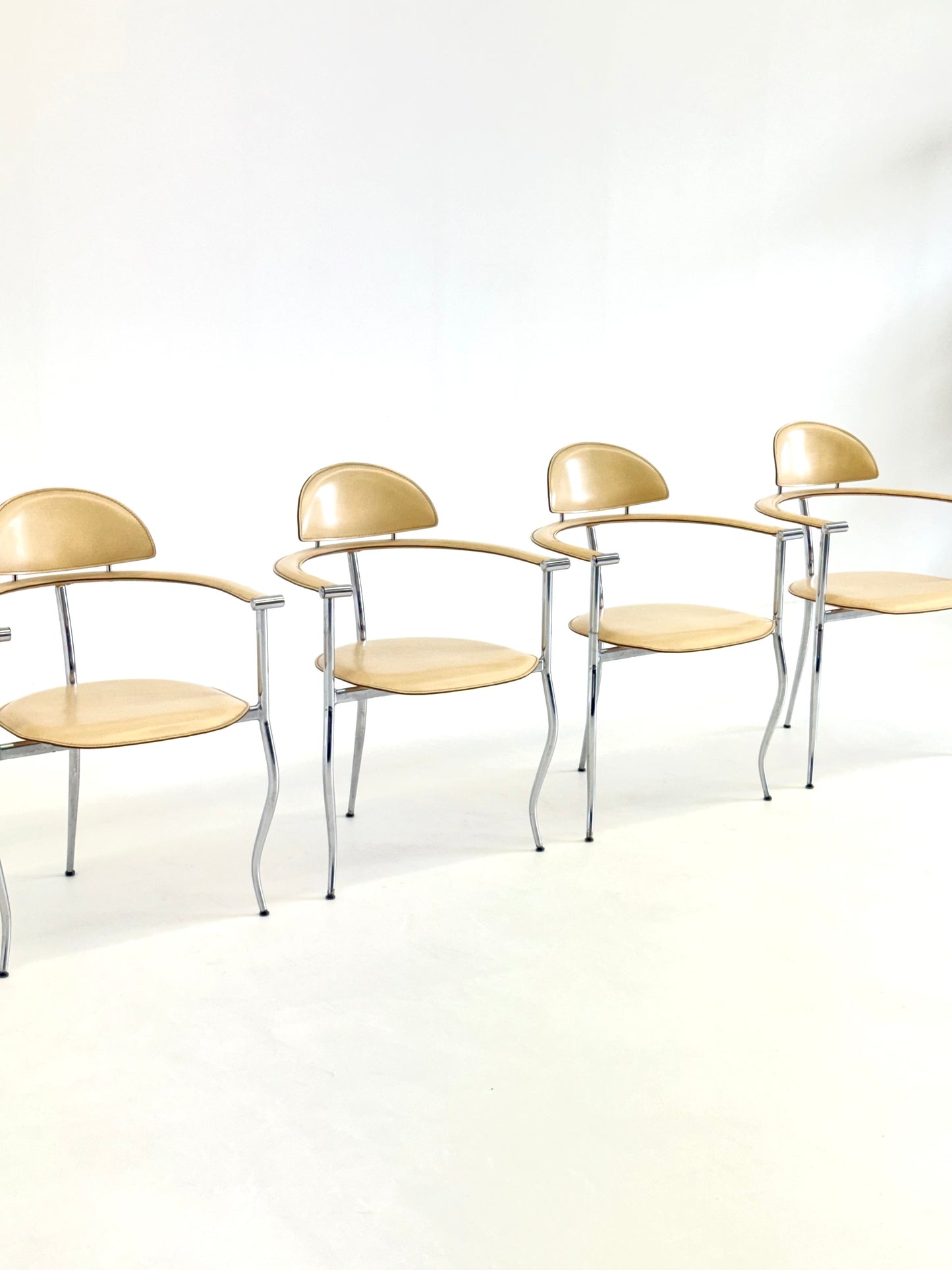 Set gele Marilyn Stiletto eetkamerstoelen Arrben Italy