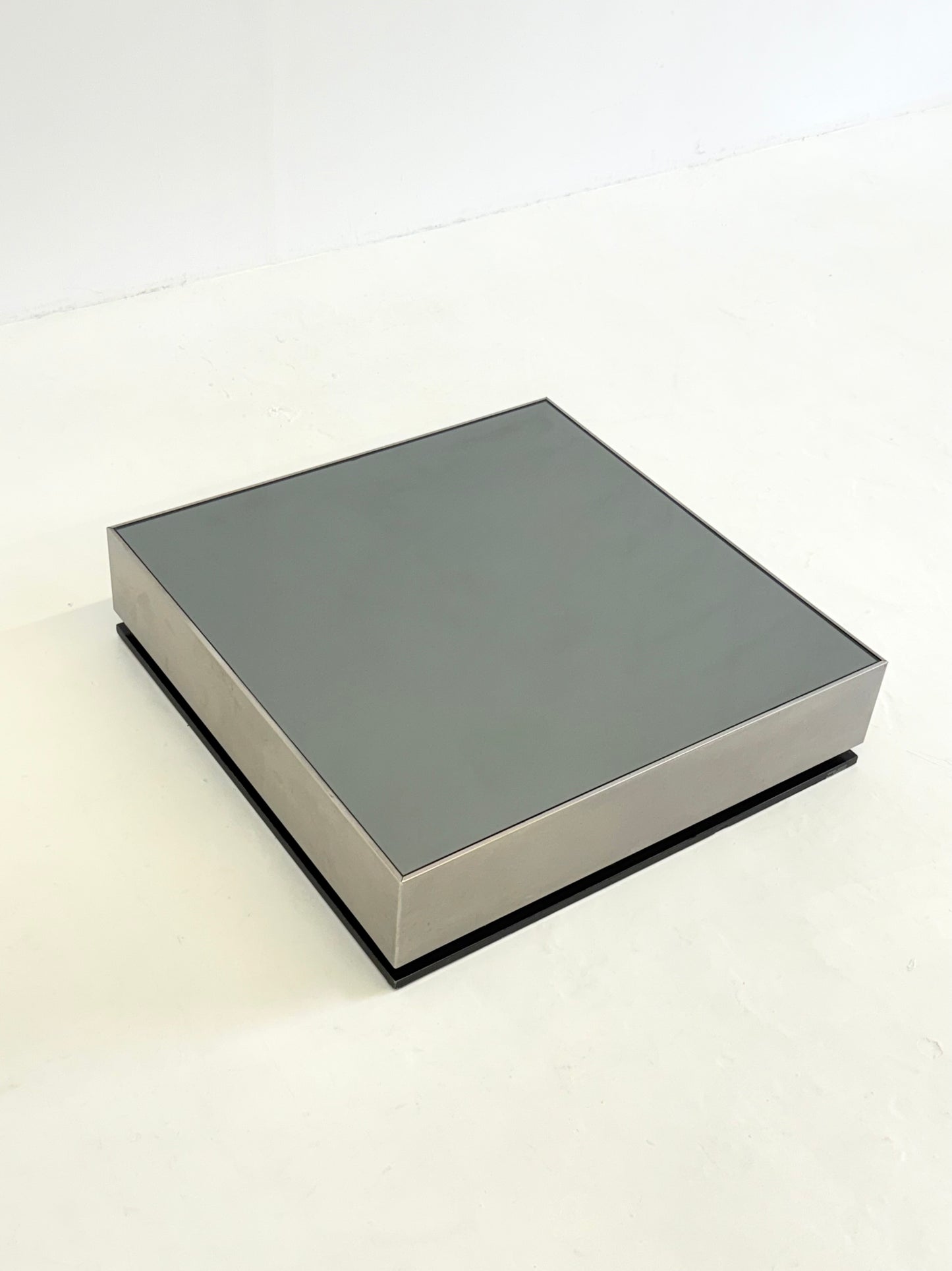Giovanni Ausenda salontafel NY FORM spiegelglas