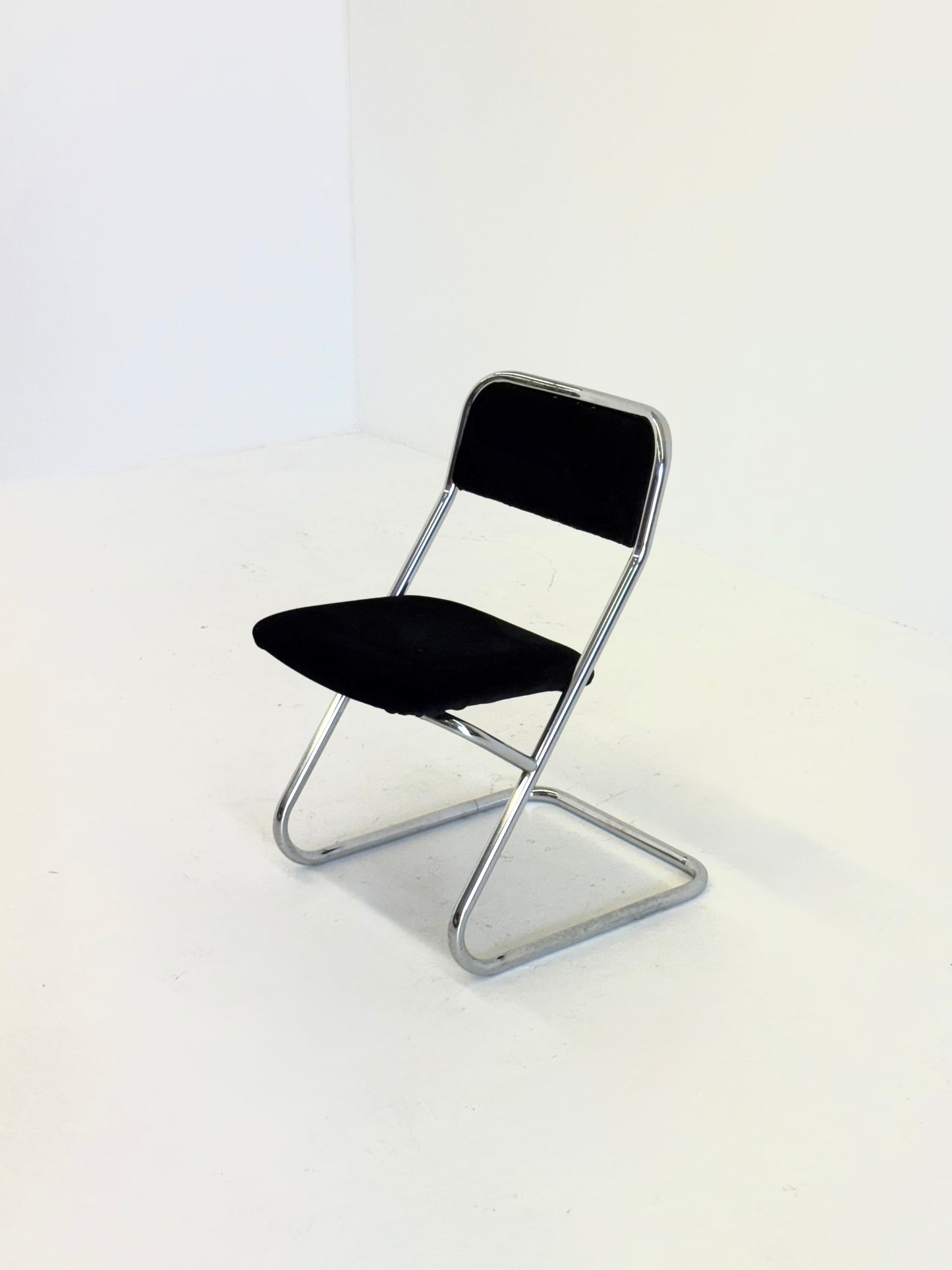 Set van 4 vintage buisframe eetkamerstoelen in zwart velvet