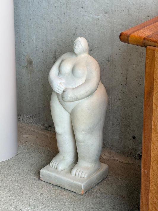 Clara sculpture van Fernando Botero
