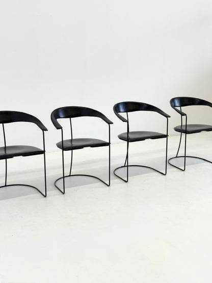 Set van 8 Vintage Arrben Ursala eetkamerstoelen in zwart leer