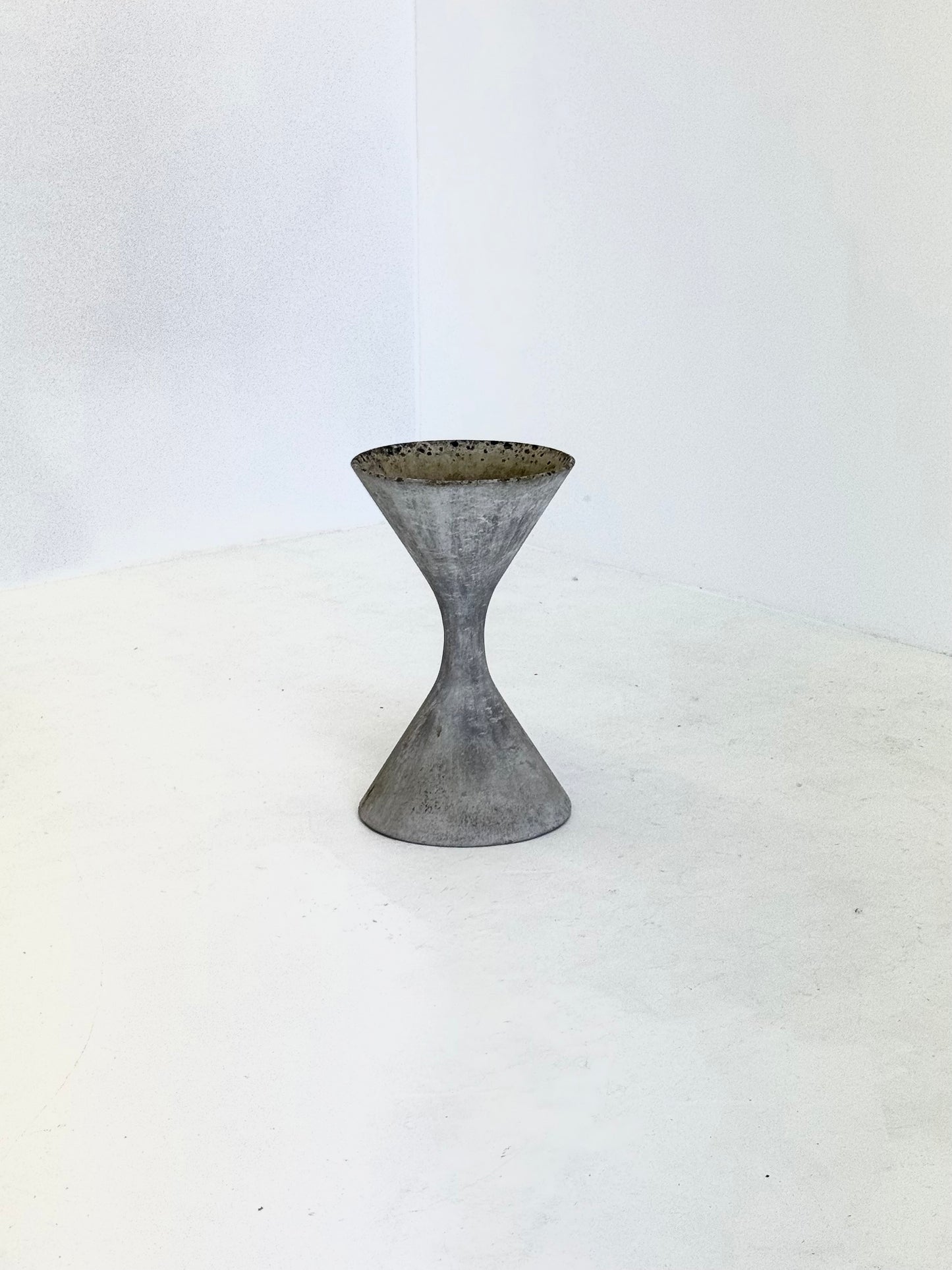 Diabolo plantenbak van Willy Guhl