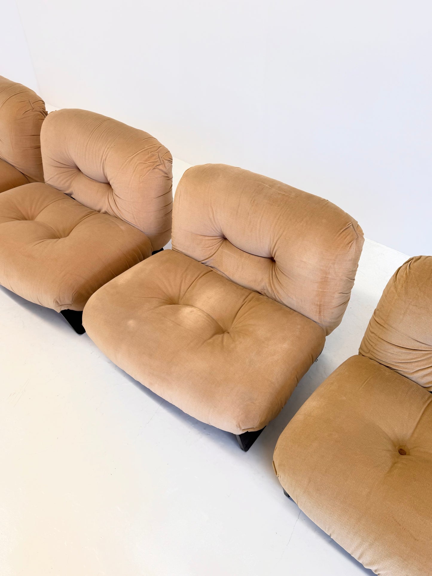 Vier modulaire fauteuils door Giuseppe Munari voor Poltrona Munari