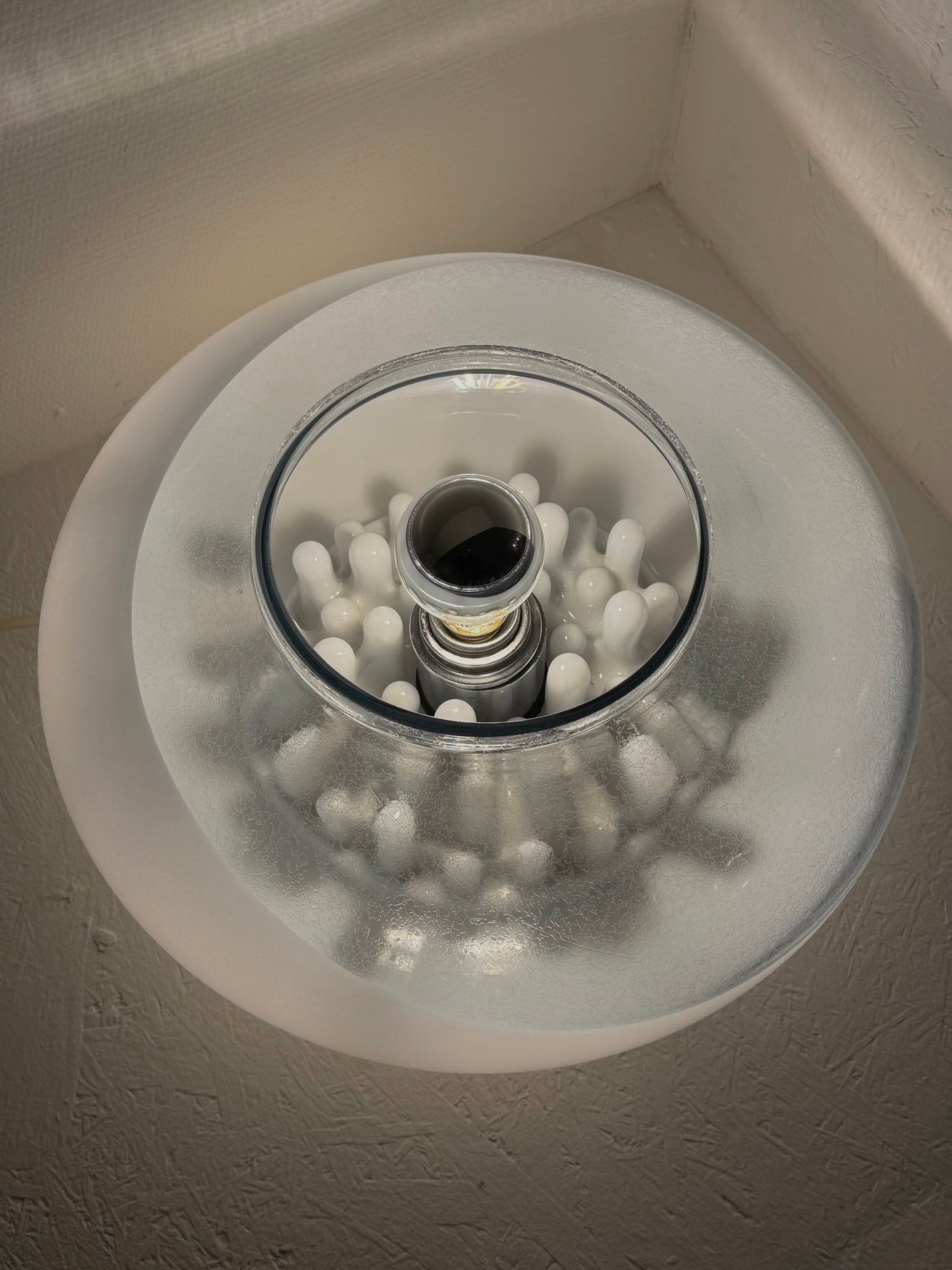 Italiaanse bolvormige space age Murano glazen lamp