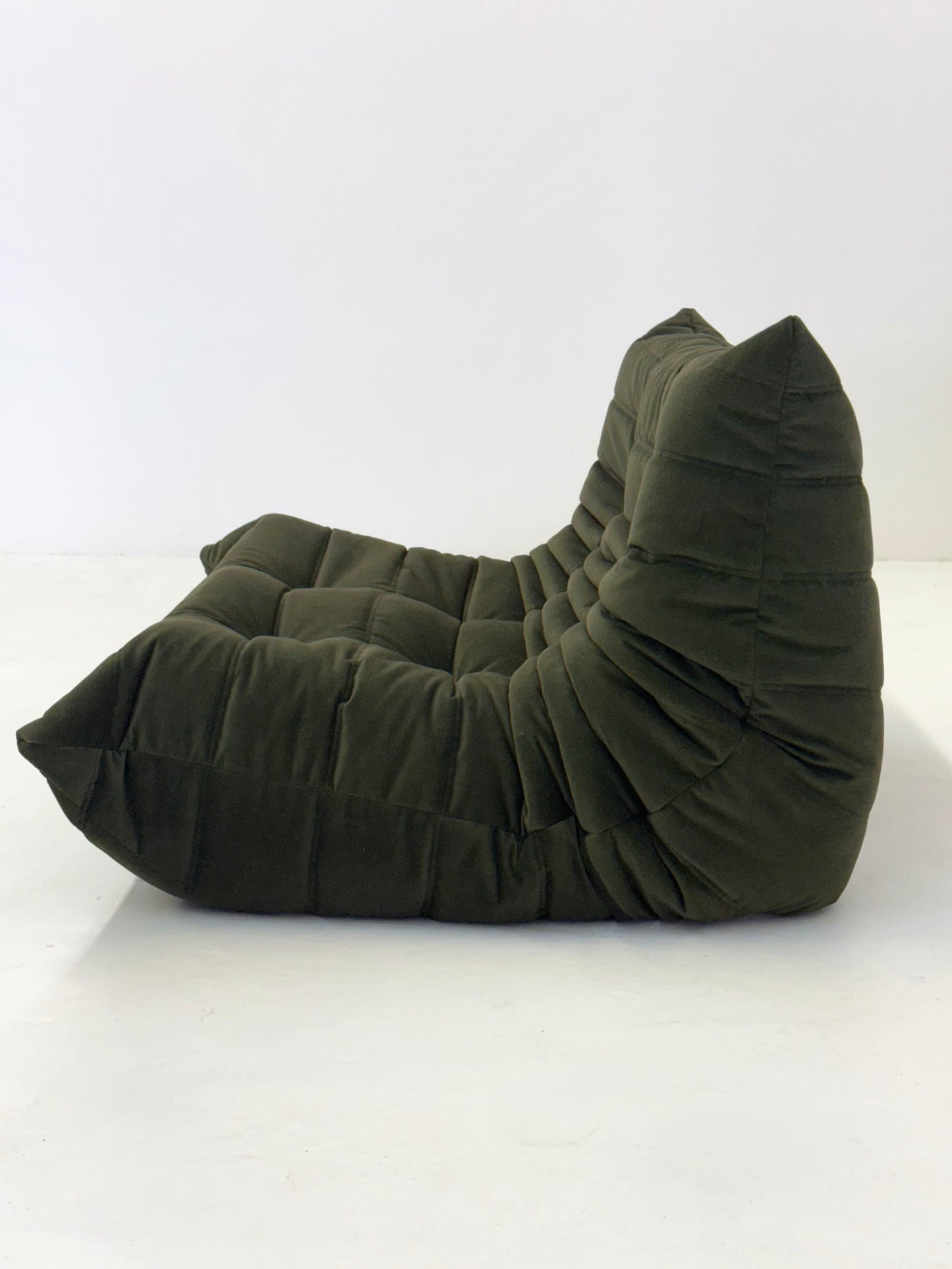 Ligne Roset Togo 2-zits element in donkergroen velvet