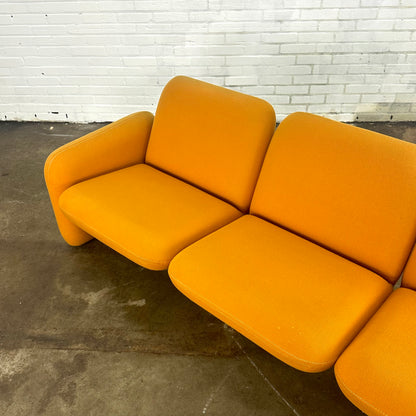 Chiclet bank van Ray Wilkes voor Herman Miller