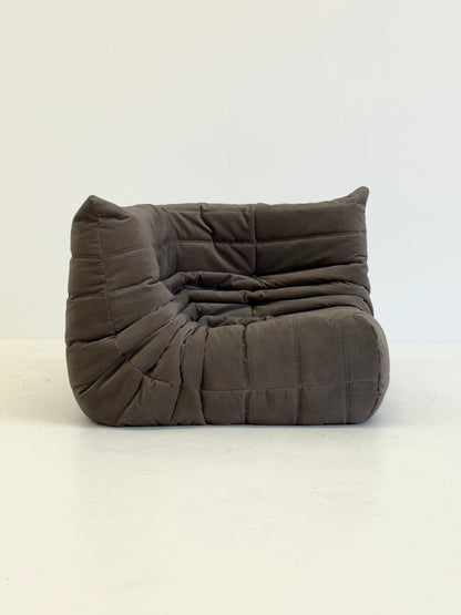 Ligne Roset Togo hoekelement in grijs / taupe rood velvet