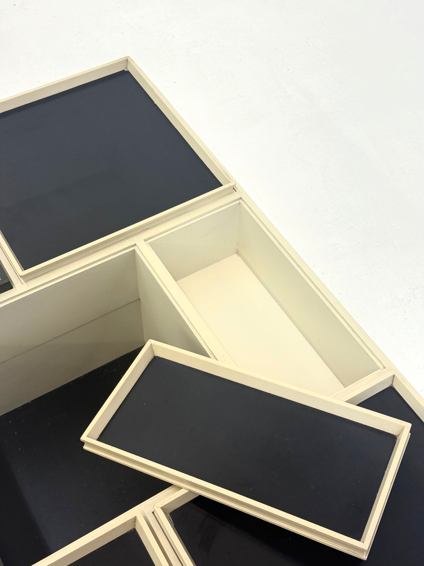 Modulaire witte salontafel ontworpen door Carlo Hauner voor Forma