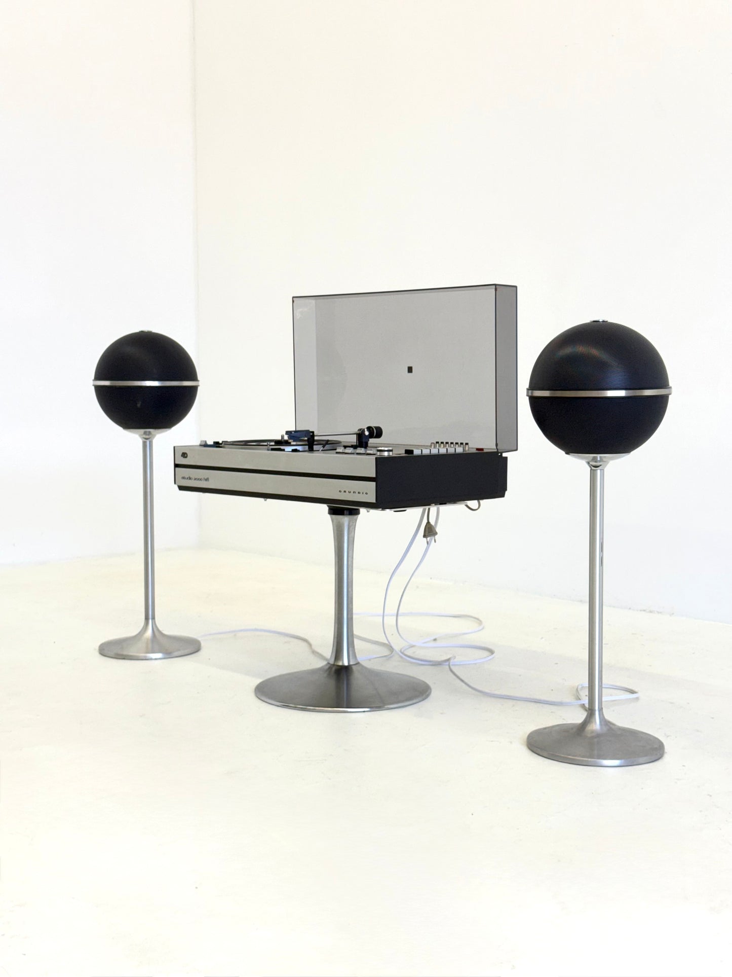 Grundig Studio 2000 Stereo Hi-Fi met Audiorama speakers 1