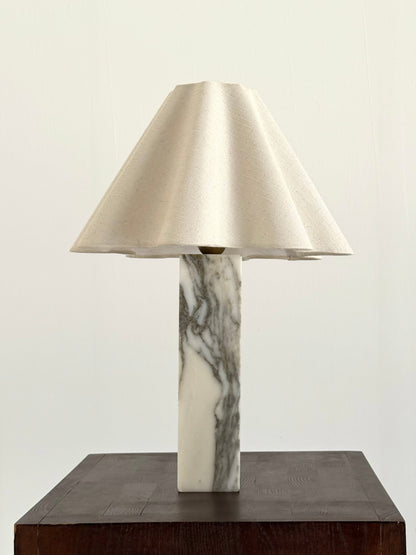 Vintage marmeren tafellamp met linnen kap