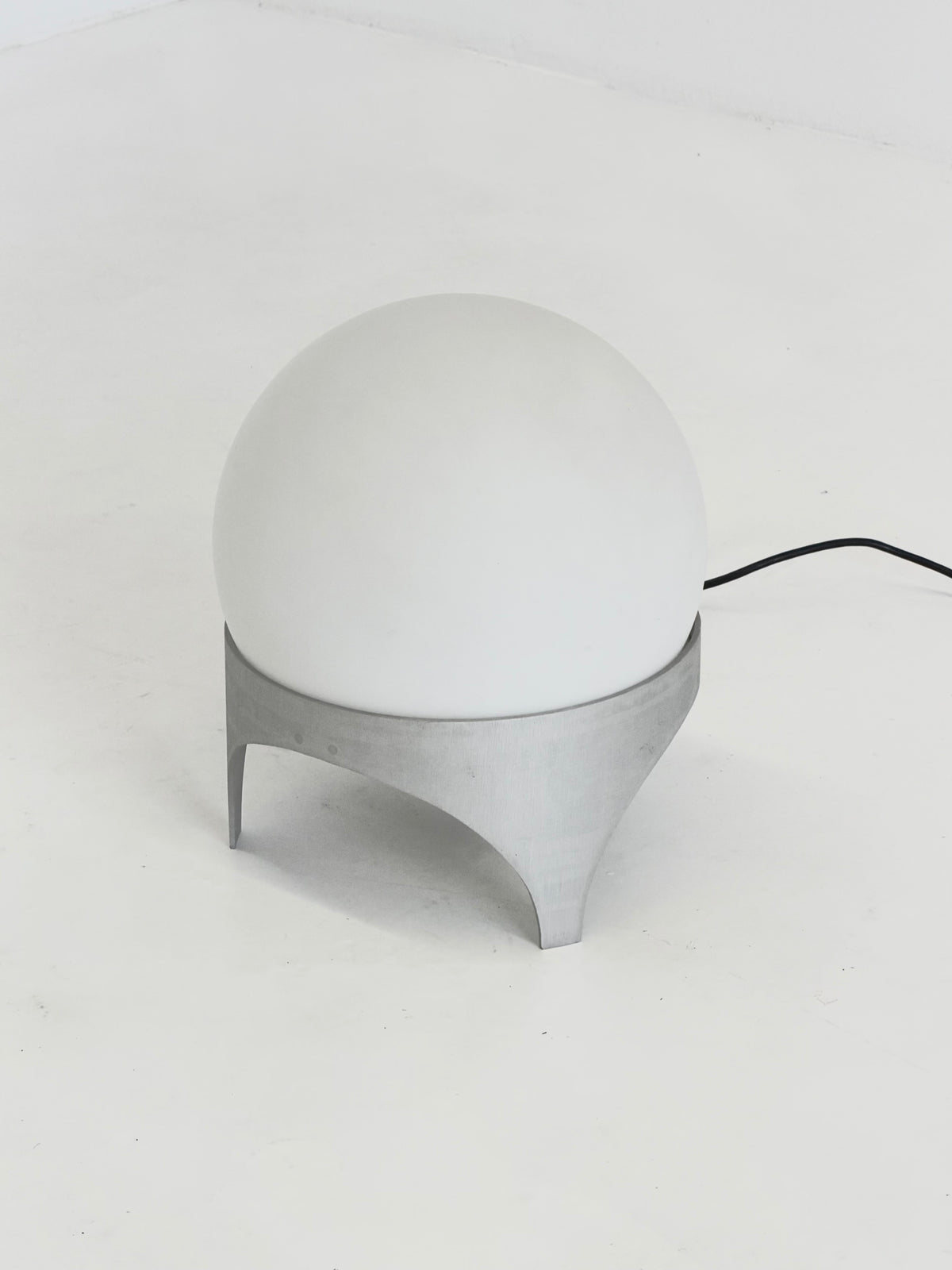 Vintage Space Age Tafellamp met Glazen Bol en Aluminium Voet