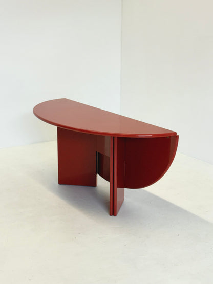 Antella eettafel / console tafel van Kazuhide Takahama voor Cassina in rood