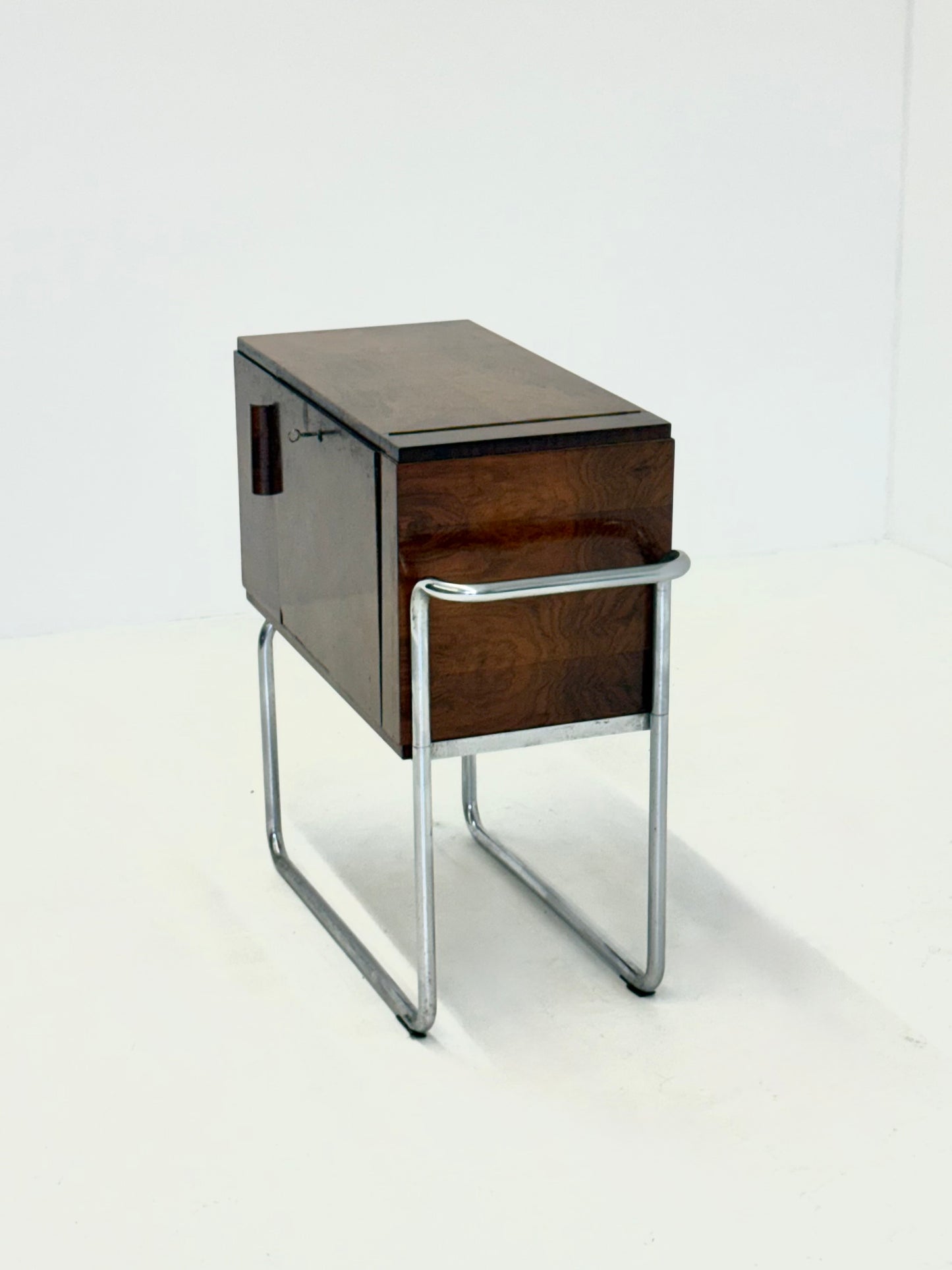 Italiaanse walnoot bar kast van Cova Milano