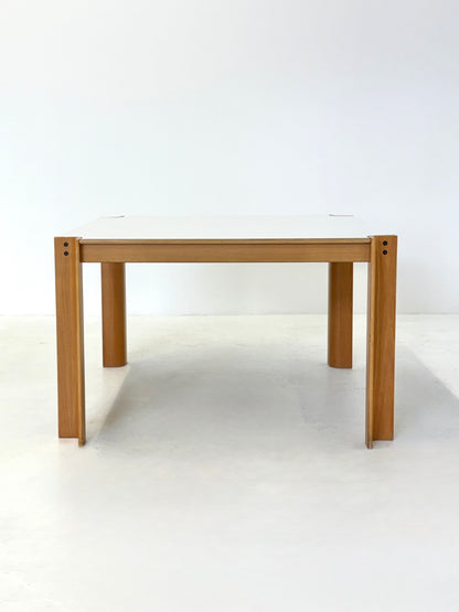 Strip eettafel van Gijs Bakker voor Castelijn