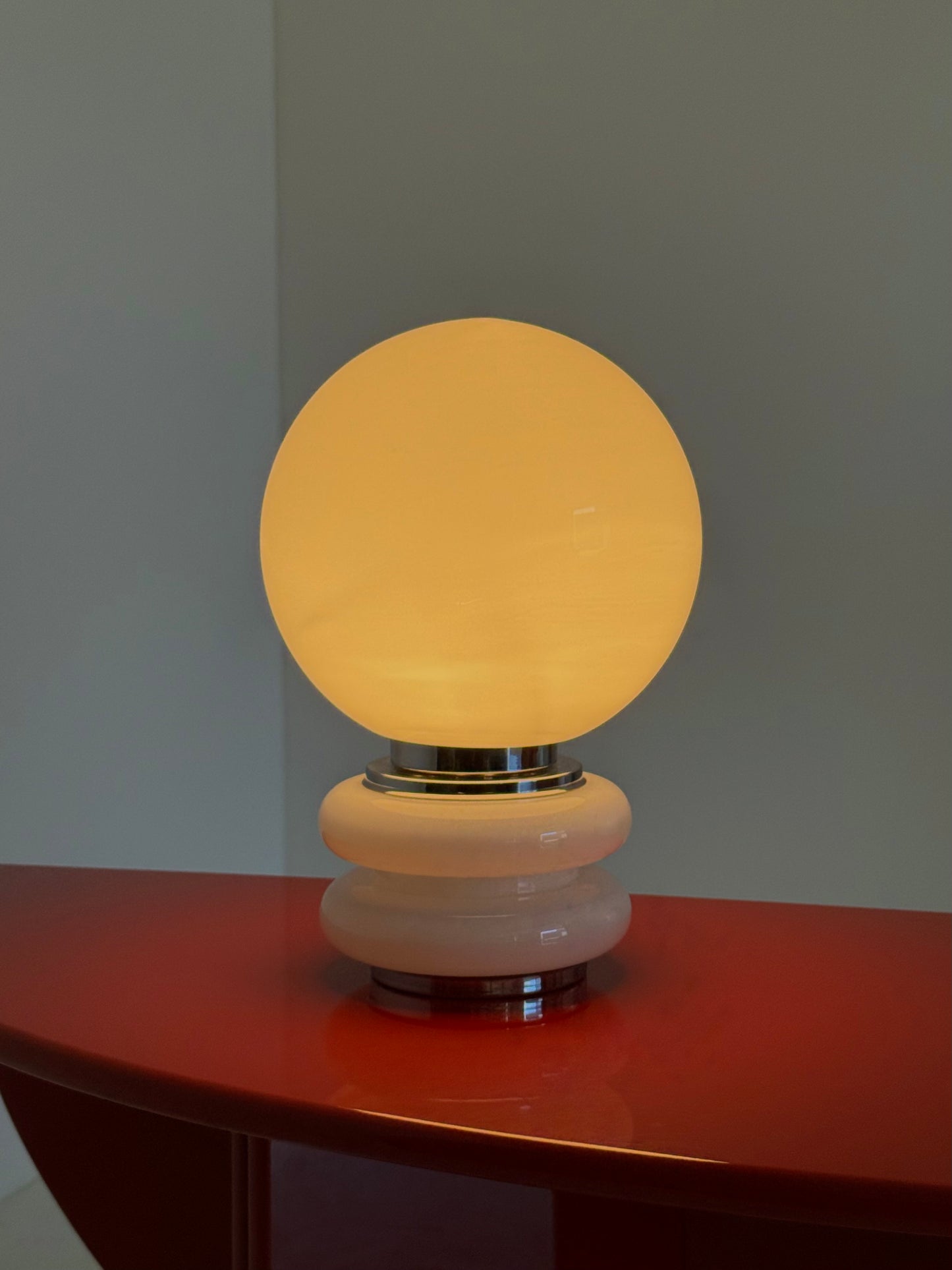 Wit glazen Space Age tafellamp in bolvorm